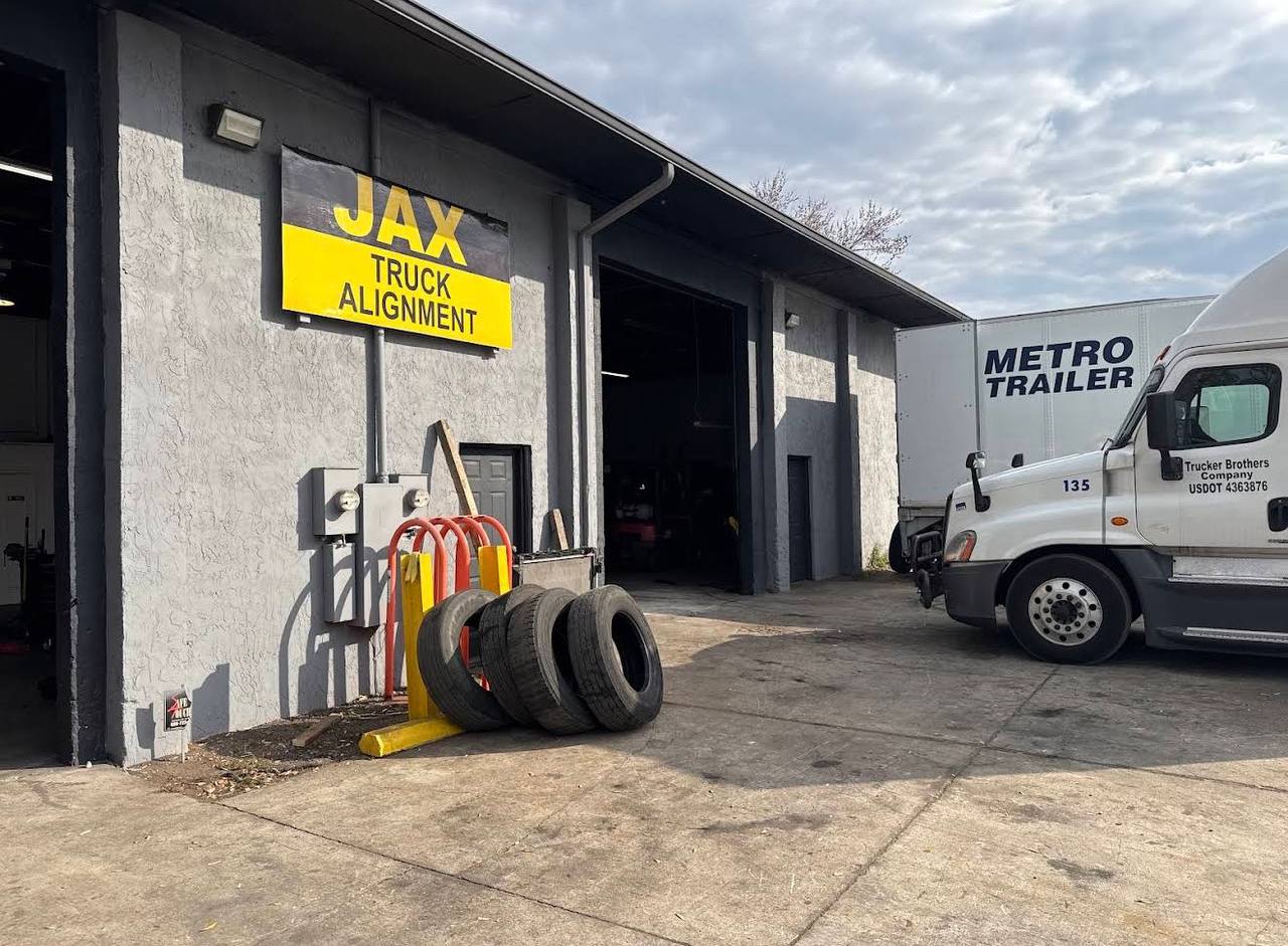 Yokohama RY617 commercial steer tire